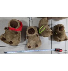 М'яка іграшка "Капібара", з рюкзачком, в хустці 20см